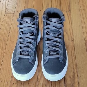 PUMA PLATFORM MID WOMEN’S ATHLETIC SNEAKER